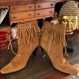 ☀️ Nine West Maple Leaf Gold Suede Booties Size 6